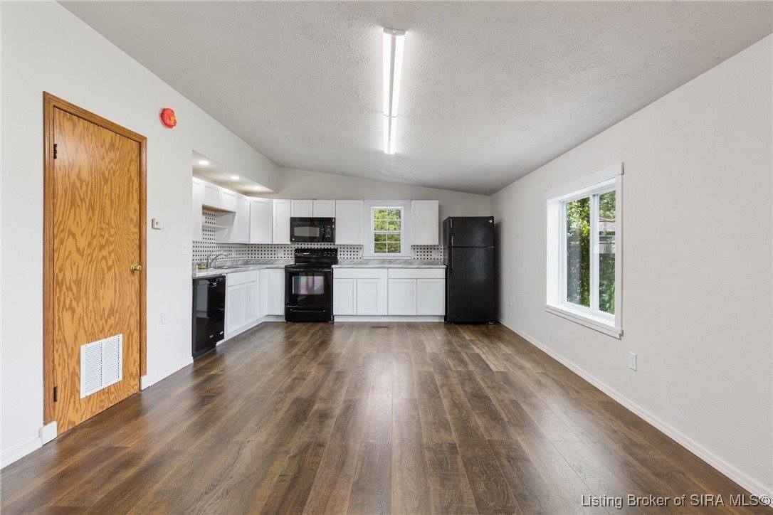 10055 Old Highway 111 SE, Elizabeth, IN 47117