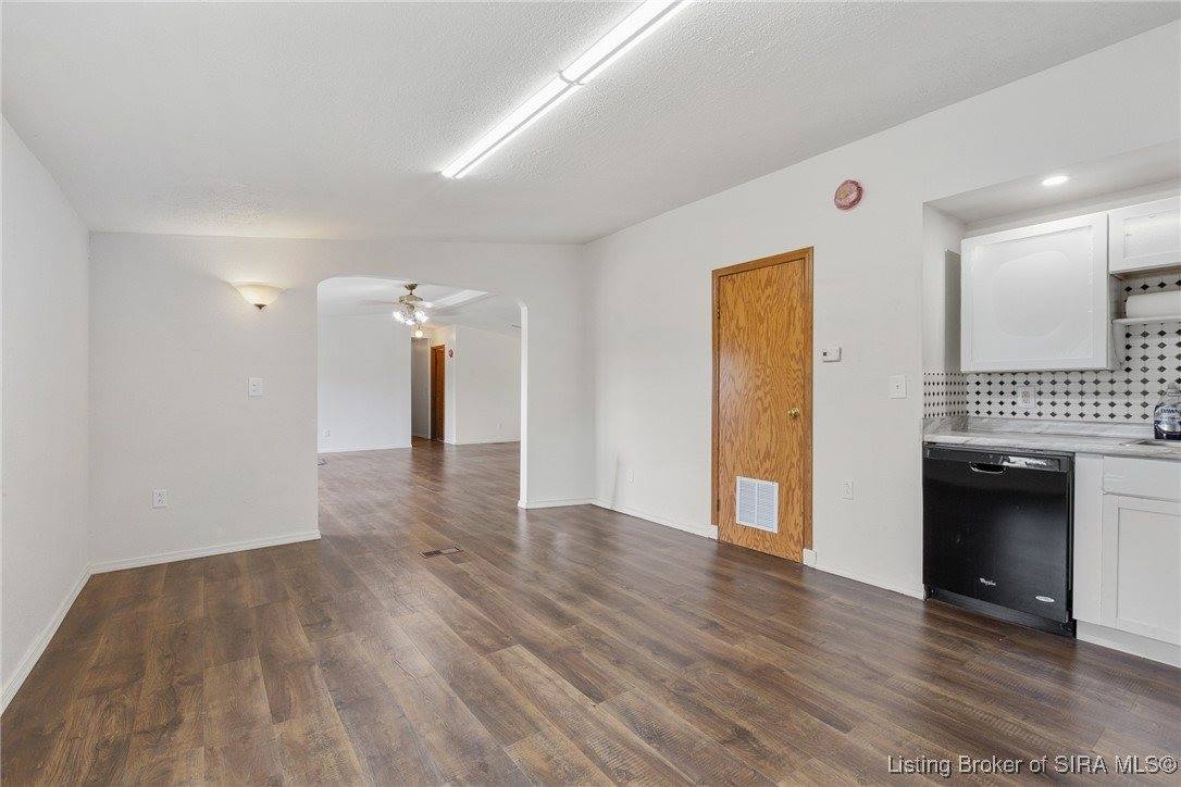 10055 Old Highway 111 SE, Elizabeth, IN 47117