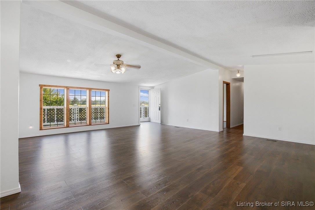 10055 Old Highway 111 SE, Elizabeth, IN 47117