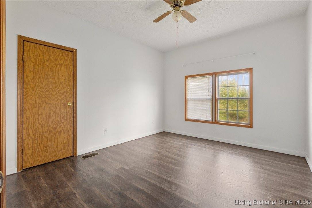 10055 Old Highway 111 SE, Elizabeth, IN 47117