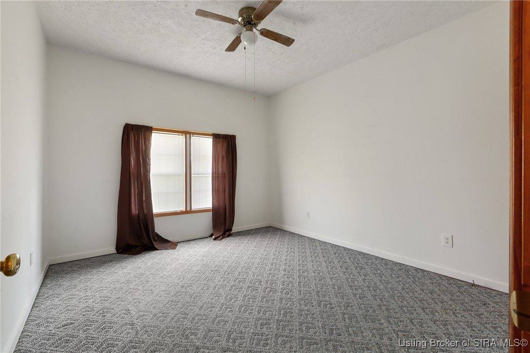 10055 Old Highway 111 SE, Elizabeth, IN 47117