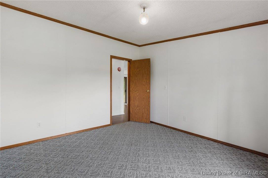 10055 Old Highway 111 SE, Elizabeth, IN 47117