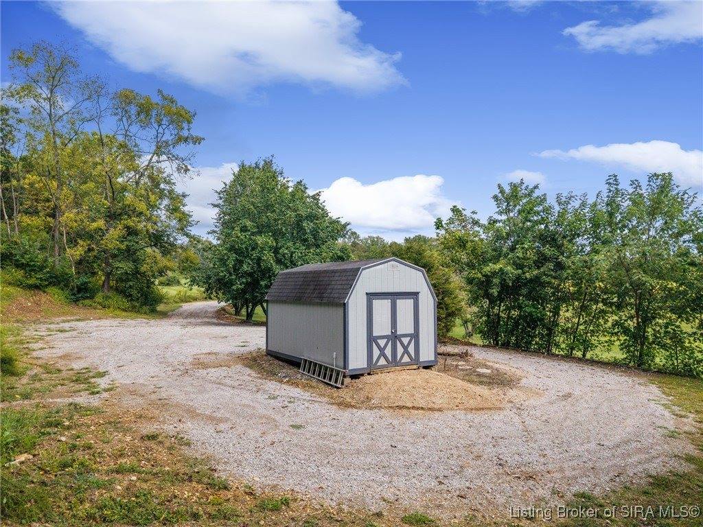 10055 Old Highway 111 SE, Elizabeth, IN 47117