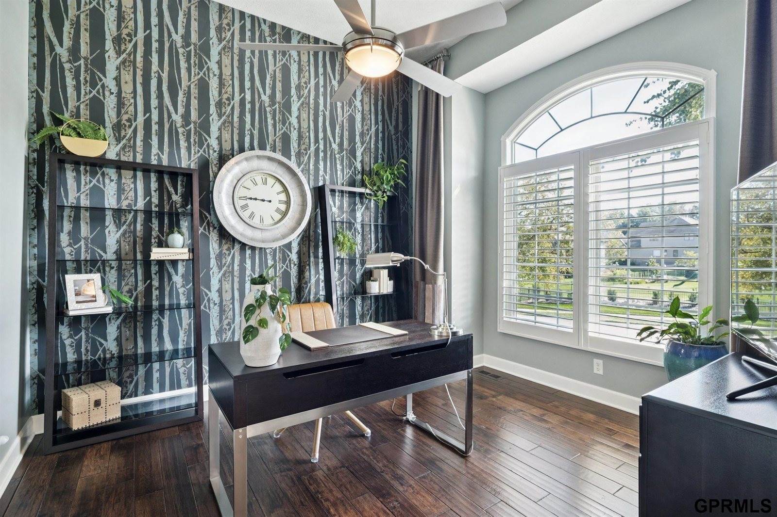 19264 Woolworth Avenue, Omaha, NE 68130