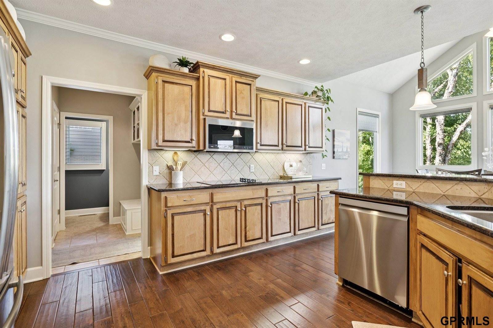 19264 Woolworth Avenue, Omaha, NE 68130