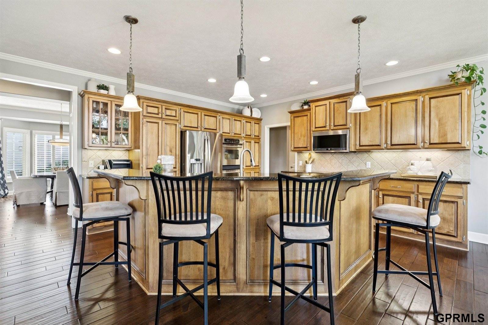 19264 Woolworth Avenue, Omaha, NE 68130