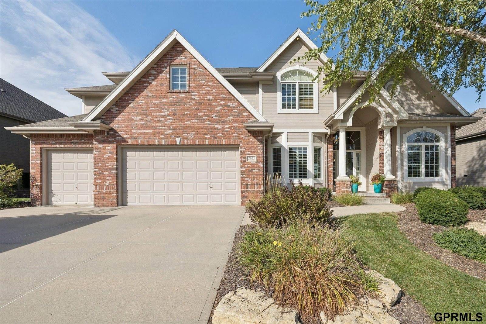 19264 Woolworth Avenue, Omaha, NE 68130