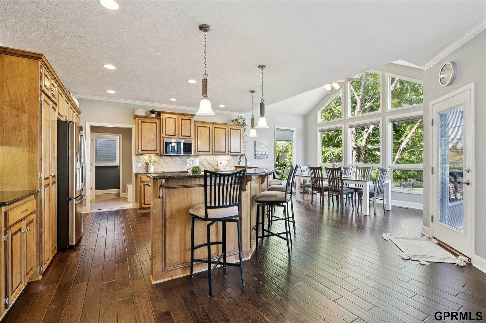 19264 Woolworth Avenue, Omaha, NE 68130