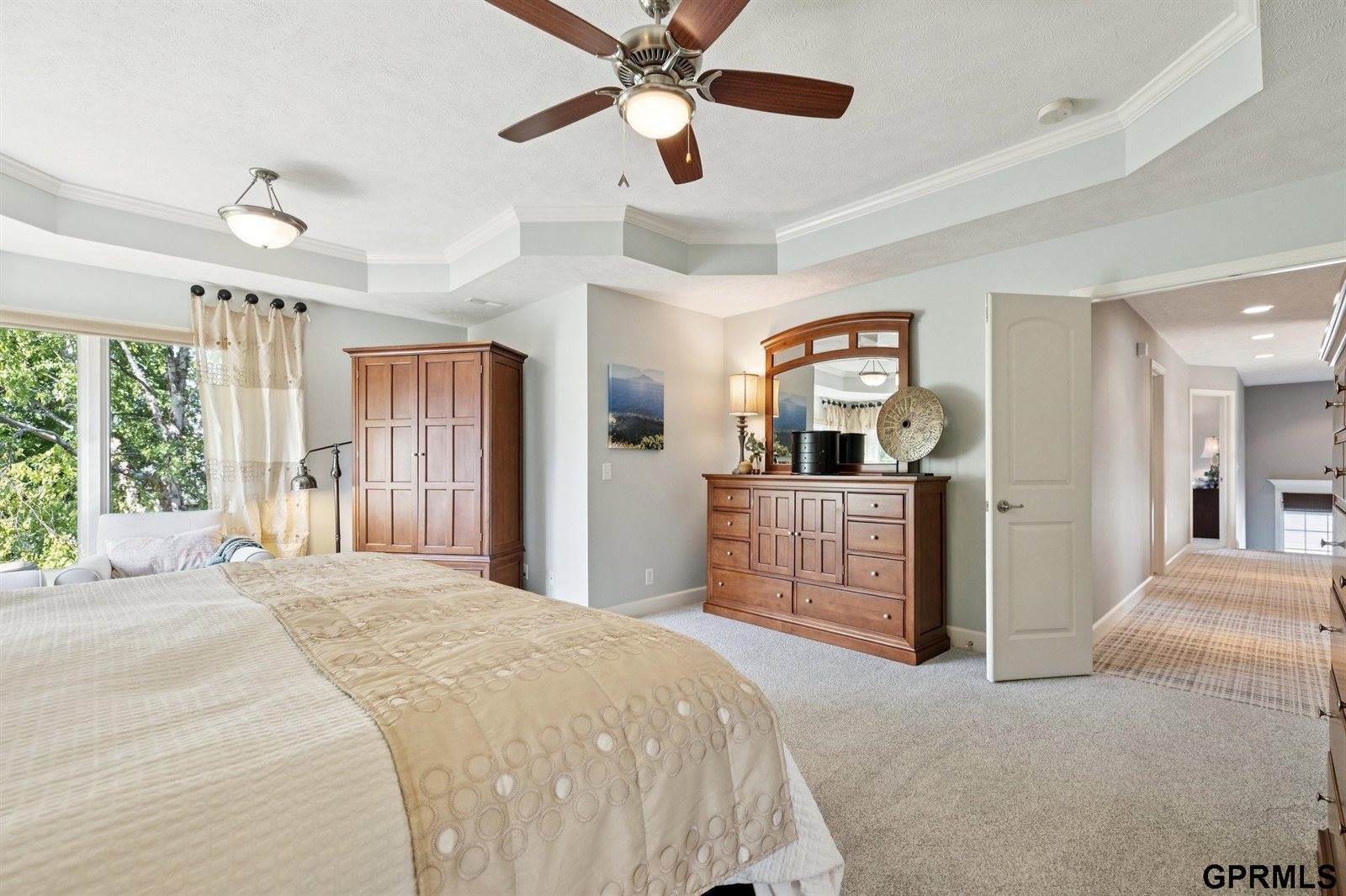 19264 Woolworth Avenue, Omaha, NE 68130