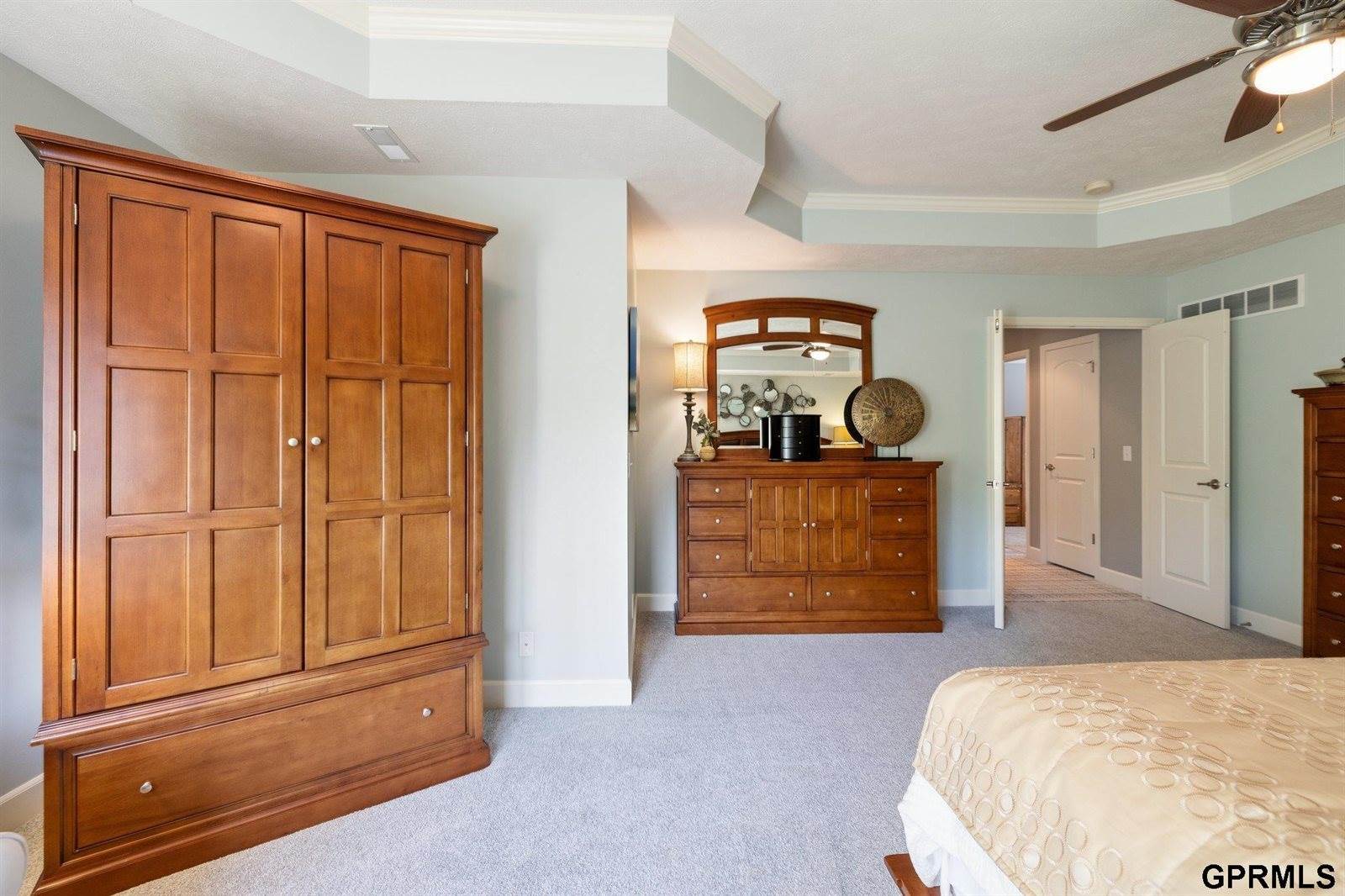 19264 Woolworth Avenue, Omaha, NE 68130