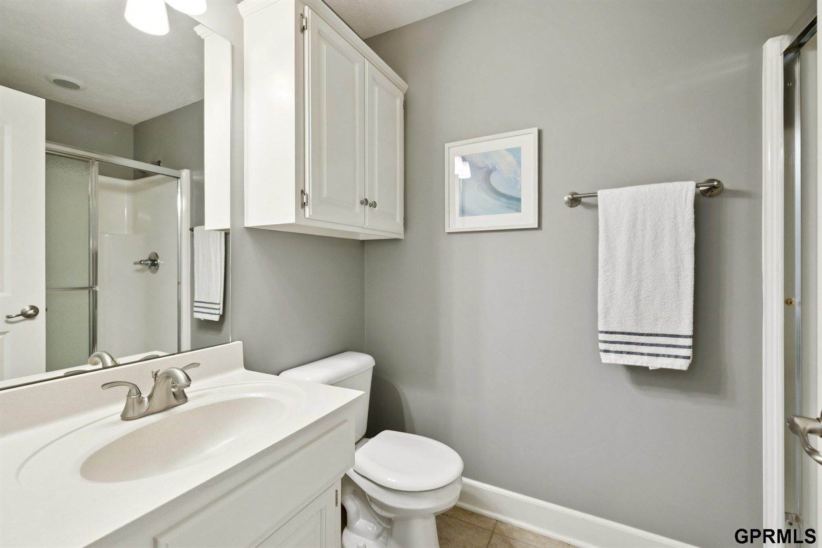 19264 Woolworth Avenue, Omaha, NE 68130