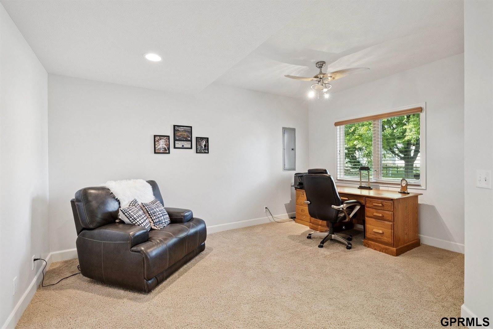 19264 Woolworth Avenue, Omaha, NE 68130