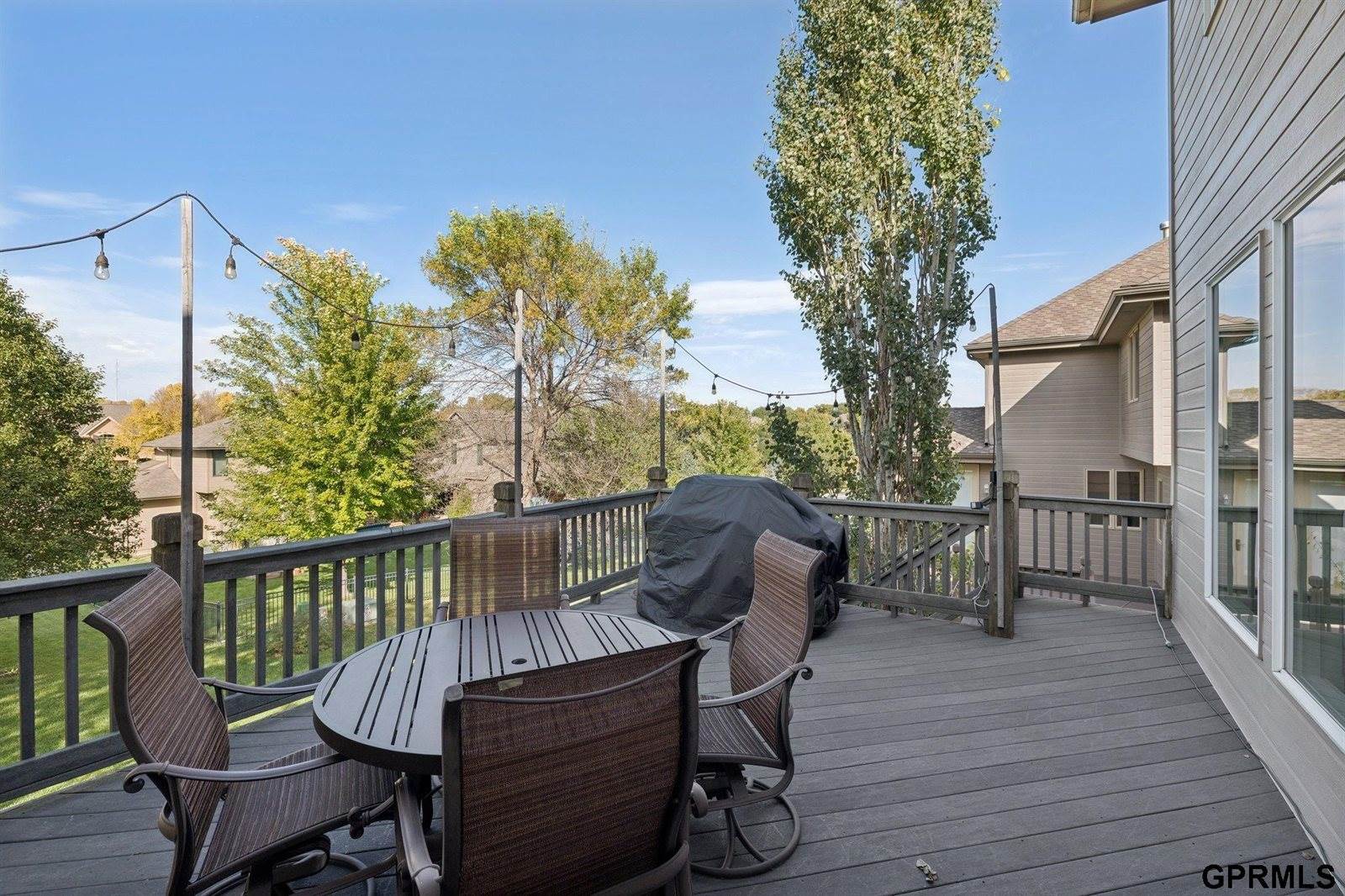 19264 Woolworth Avenue, Omaha, NE 68130