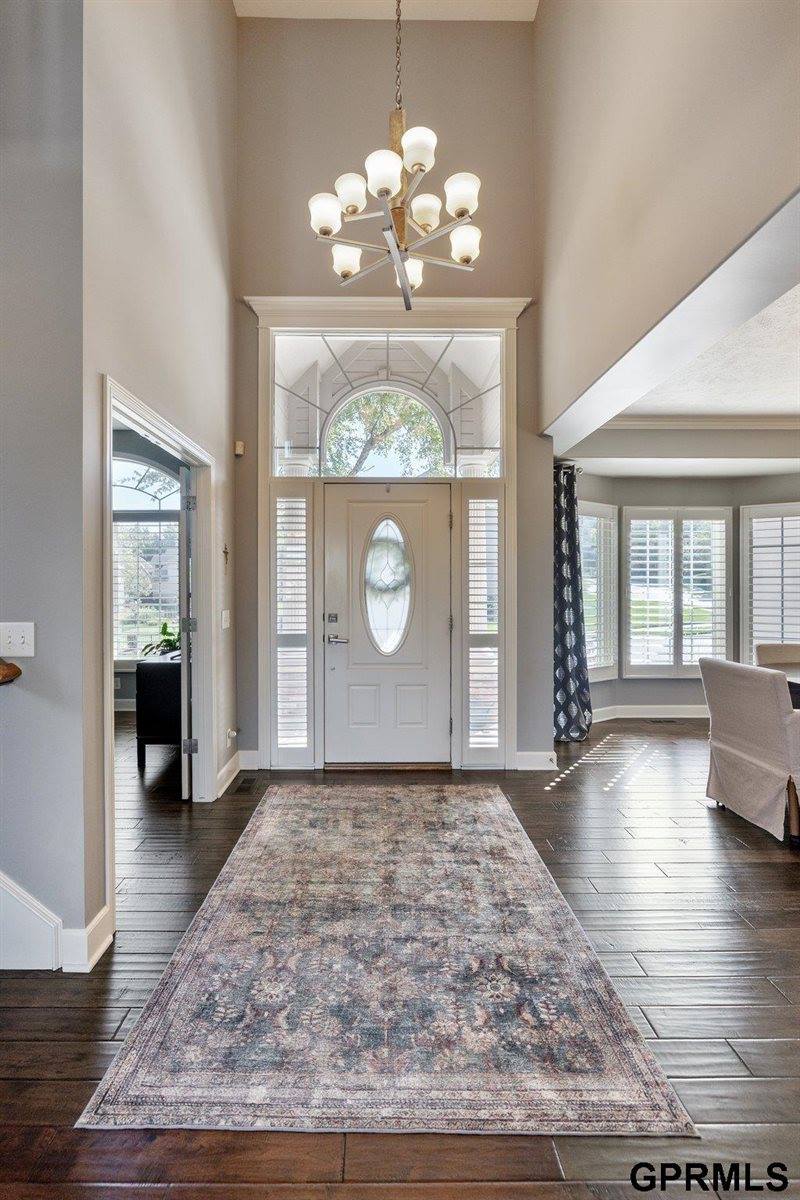 19264 Woolworth Avenue, Omaha, NE 68130