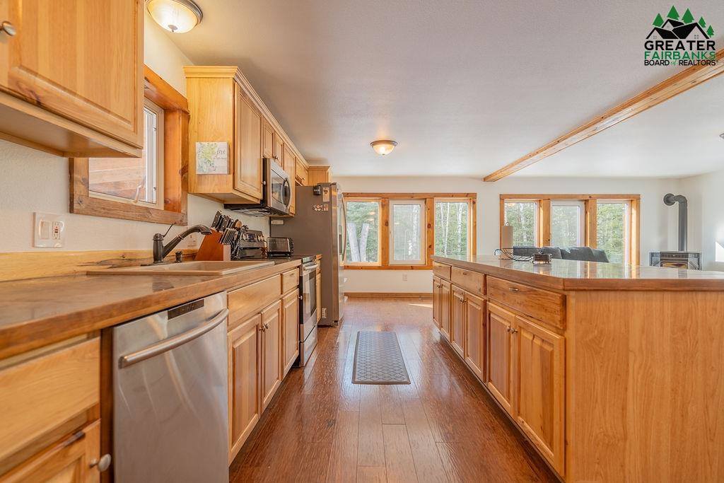 1089 Eliz Street, North Pole, AK 99705