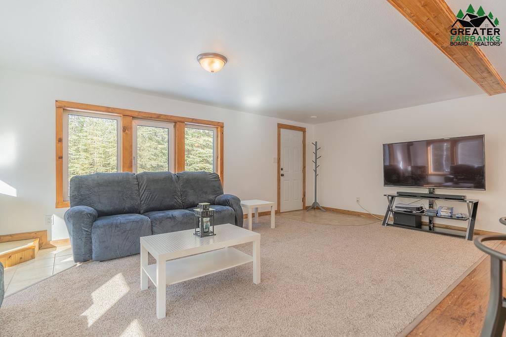 1089 Eliz Street, North Pole, AK 99705