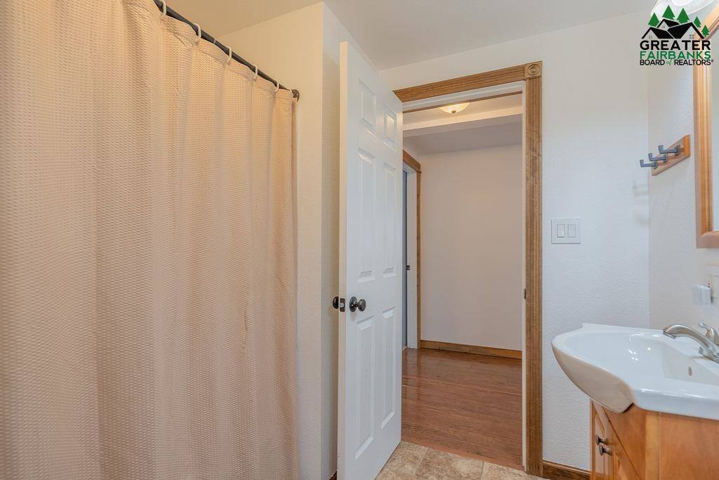 1089 Eliz Street, North Pole, AK 99705