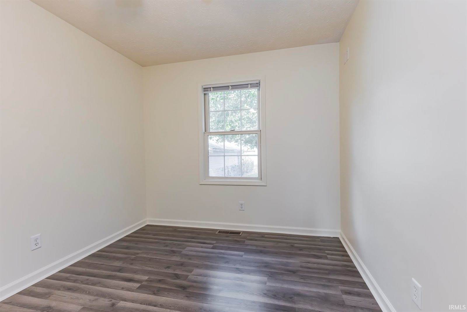 1436 W 14th Street, Muncie, IN 47302