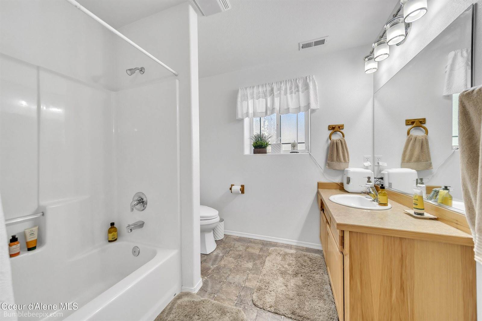 31430 North 10TH Ave, Spirit Lake, ID 83869