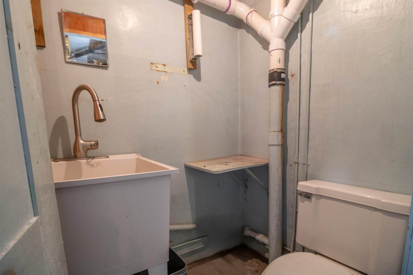 247 Commercial Street, Hartland, ME 04943