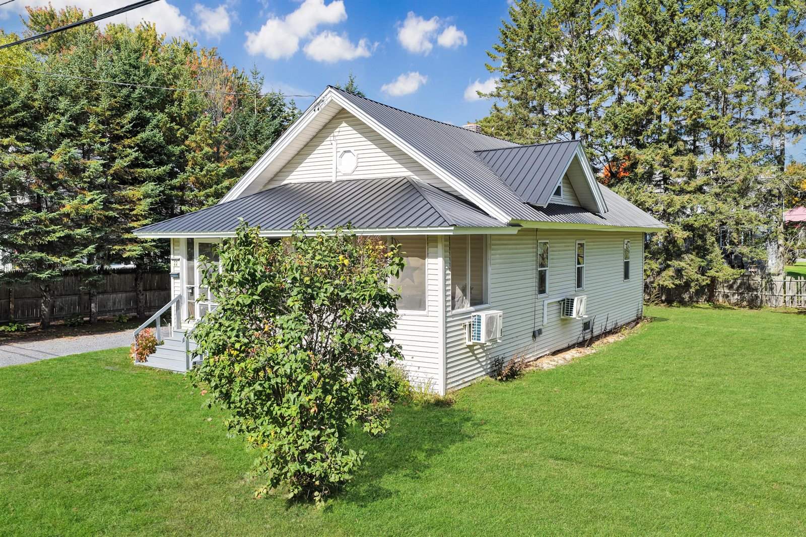 22 Washington Street, Caribou, ME 04736