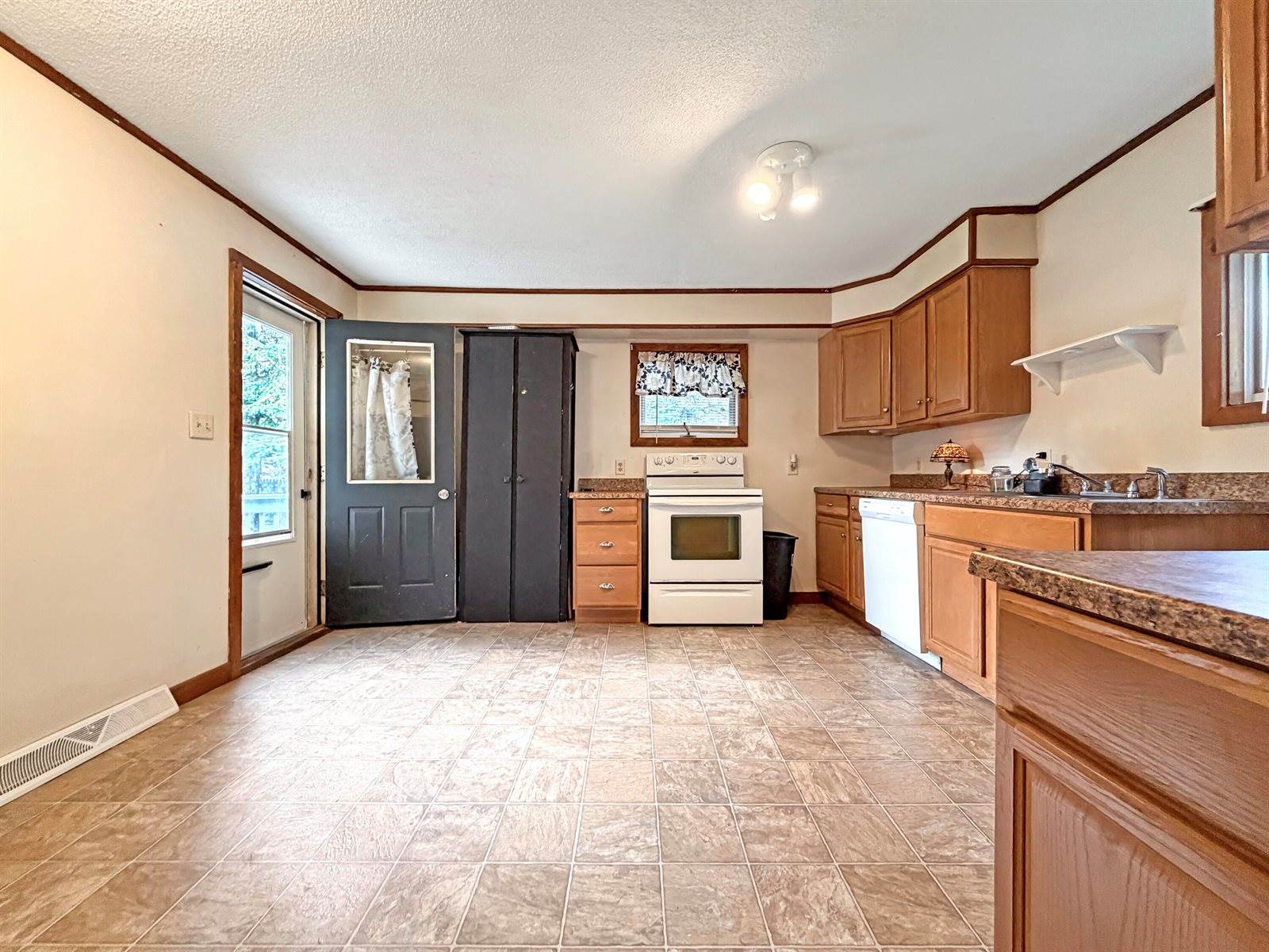 22 Washington Street, Caribou, ME 04736