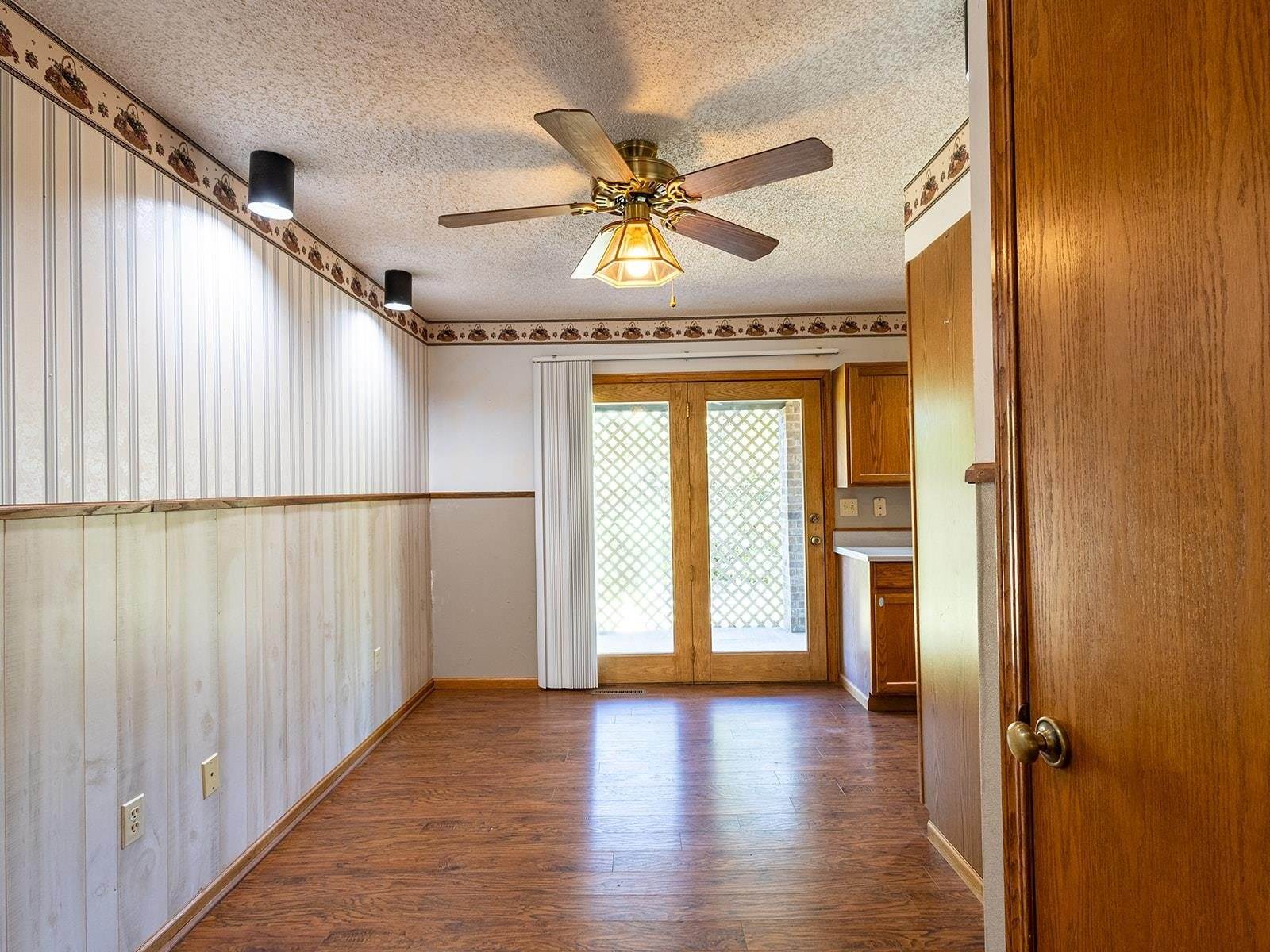 31783 61st Rd, Arkansas City, KS 67005