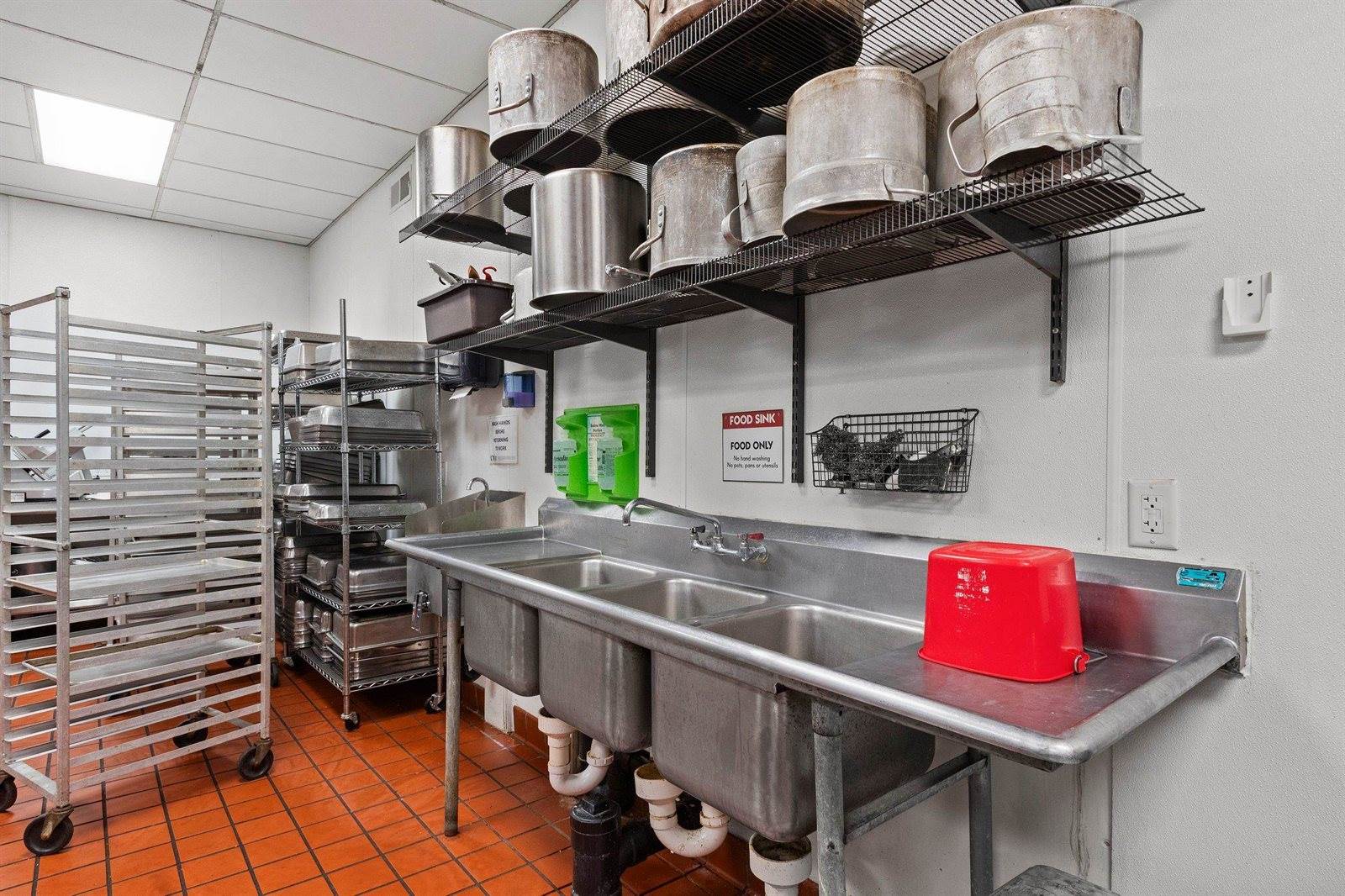 3177 French Road, De Pere, WI 54115