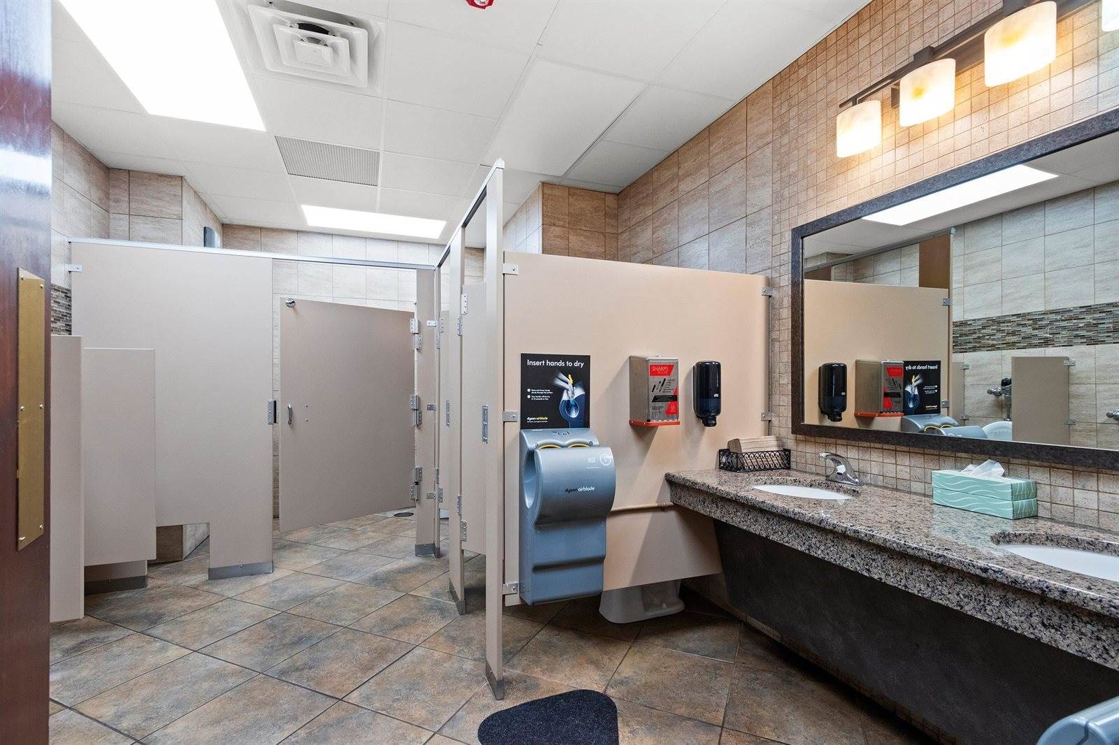 3177 French Road, De Pere, WI 54115