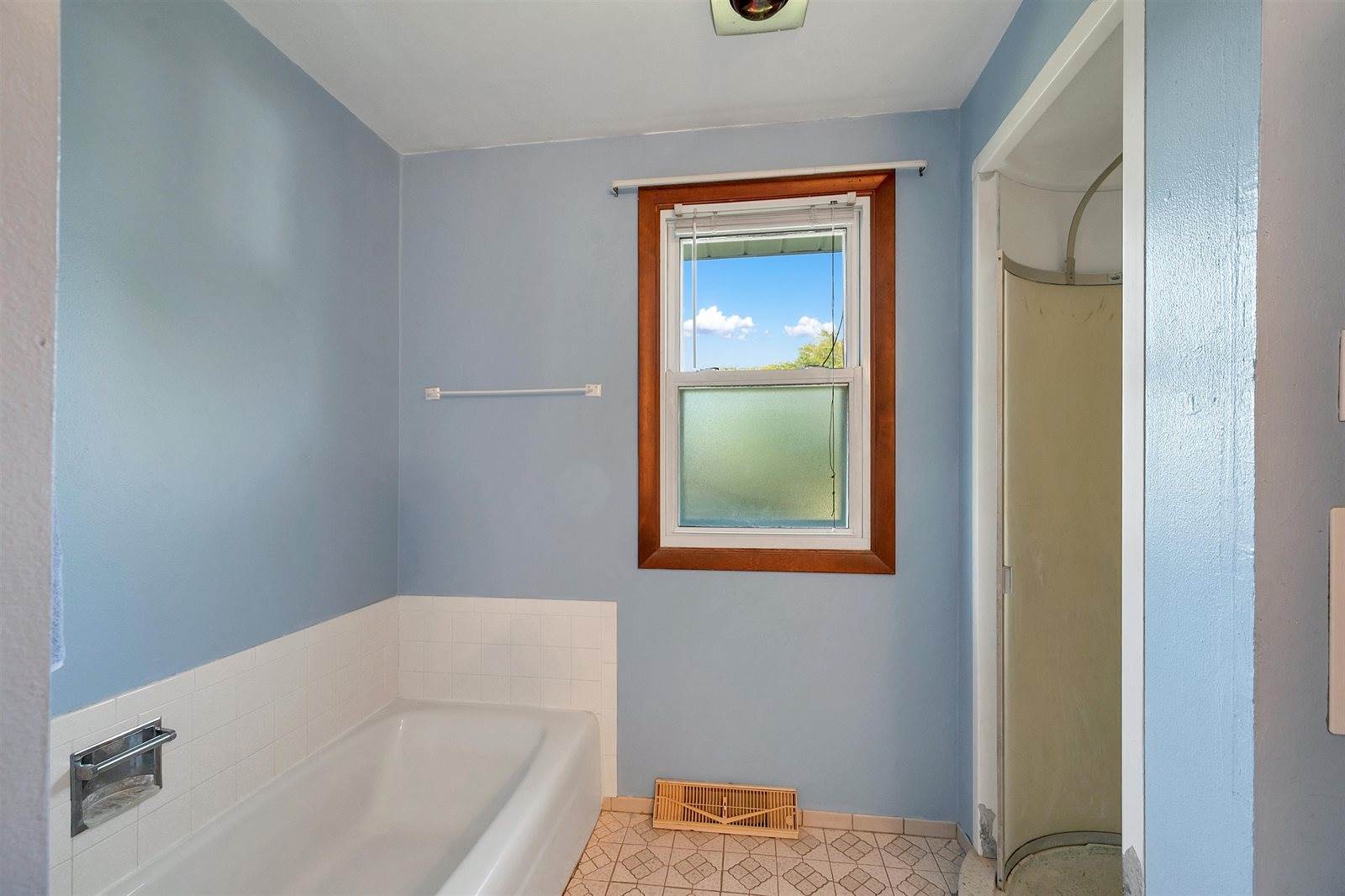 1445 Cormier Road, Green Bay, WI 54313