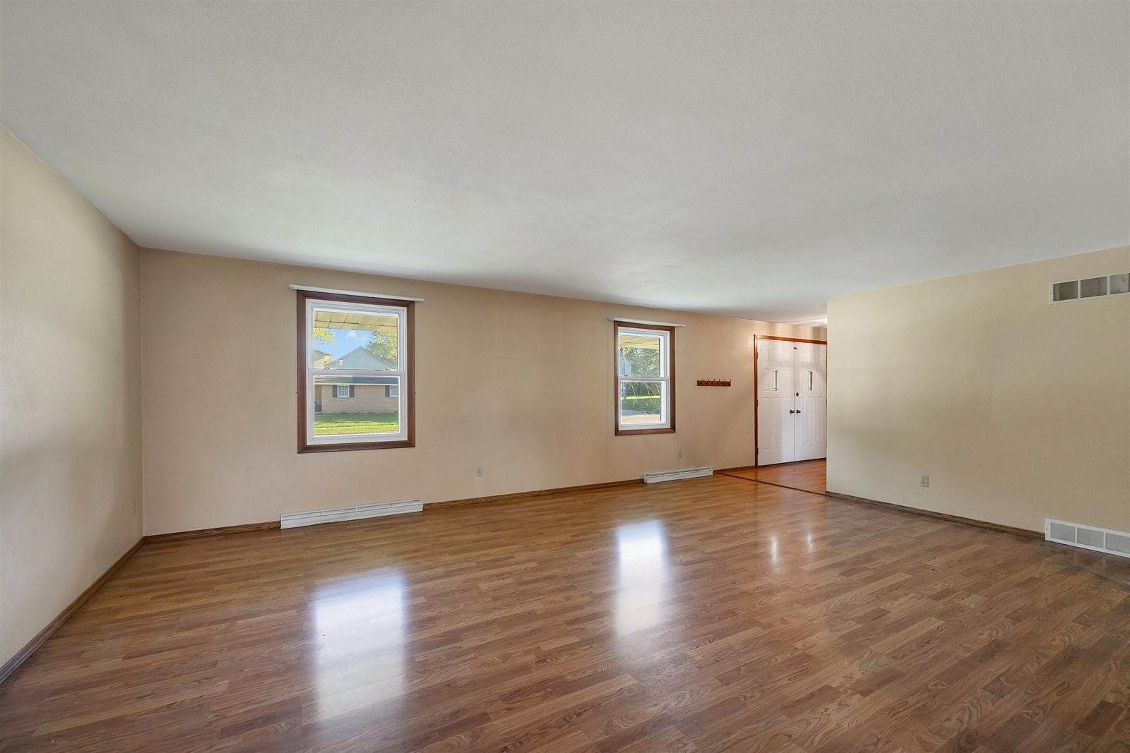 1445 Cormier Road, Green Bay, WI 54313