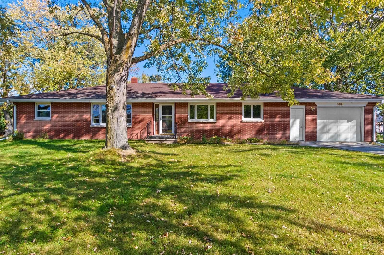 3571 Sand Acres Drive, De Pere, WI 54115