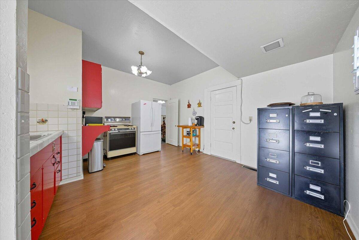 136 West Figueroa Street, Santa Barbara, CA 93101