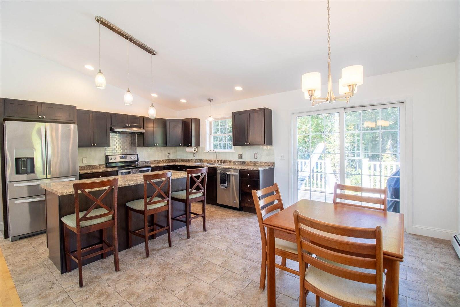 29 Merritt Drive, Orono, ME 04473