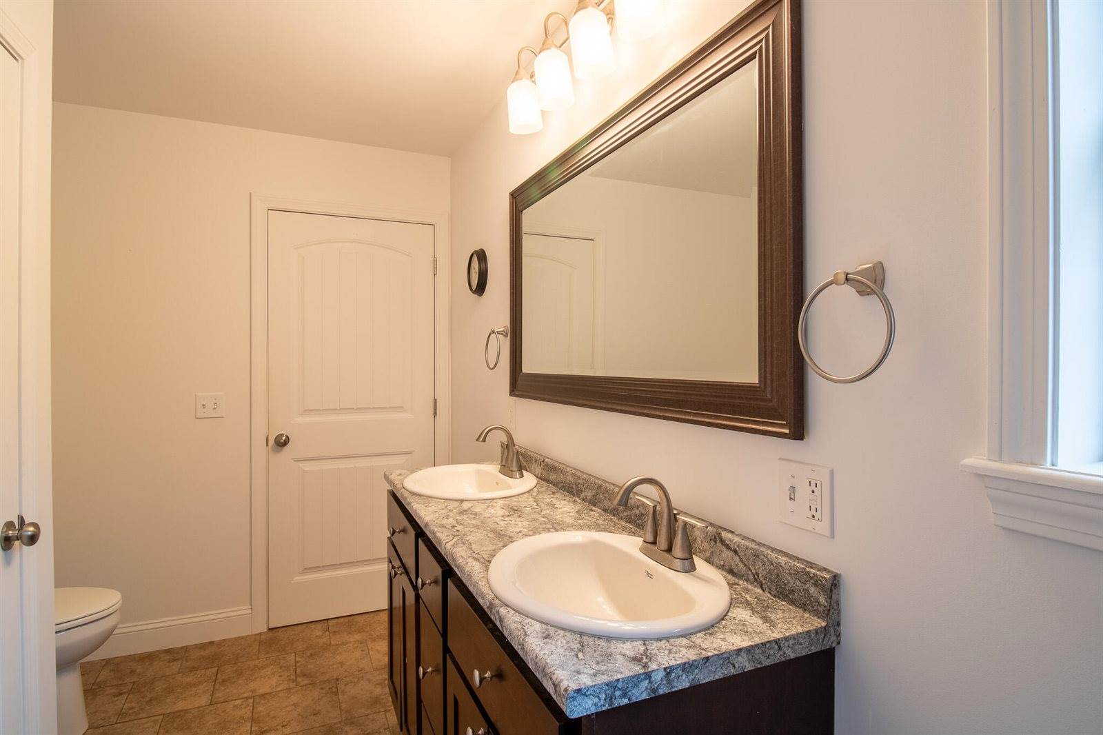 29 Merritt Drive, Orono, ME 04473