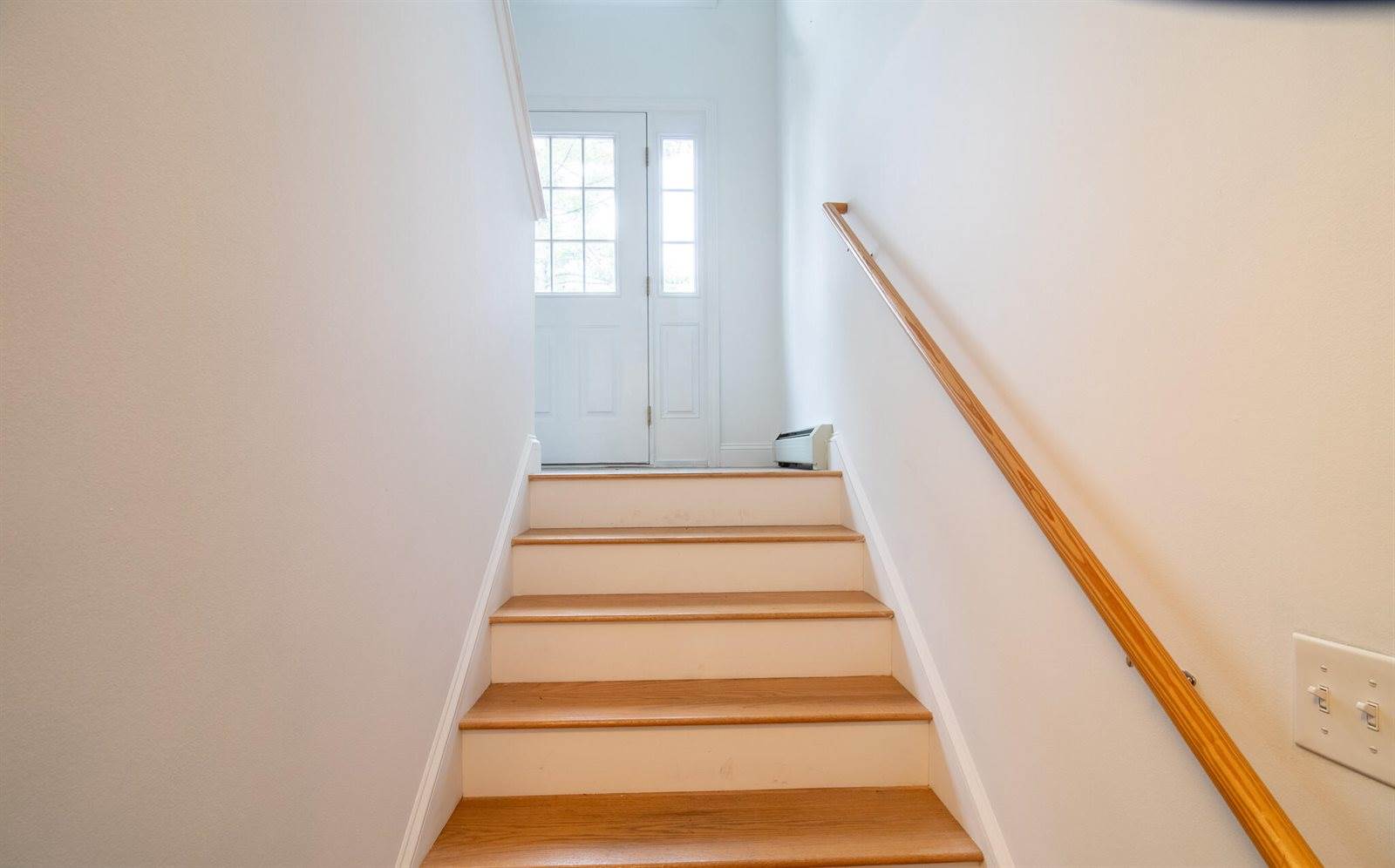 29 Merritt Drive, Orono, ME 04473