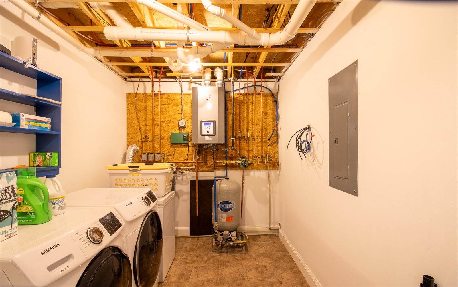 29 Merritt Drive, Orono, ME 04473