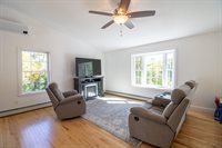 29 Merritt Drive, Orono, ME 04473