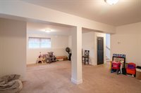 29 Merritt Drive, Orono, ME 04473