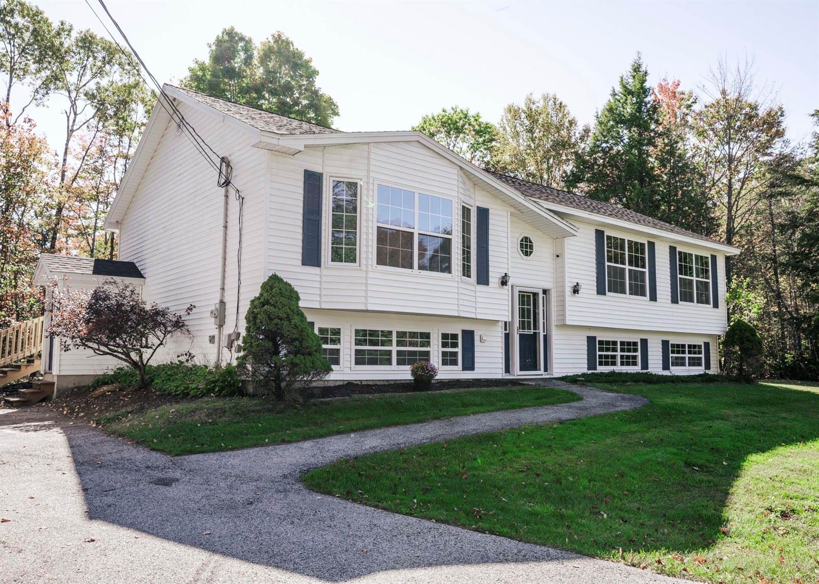 555 Westwood Drive, Hermon, ME 04401