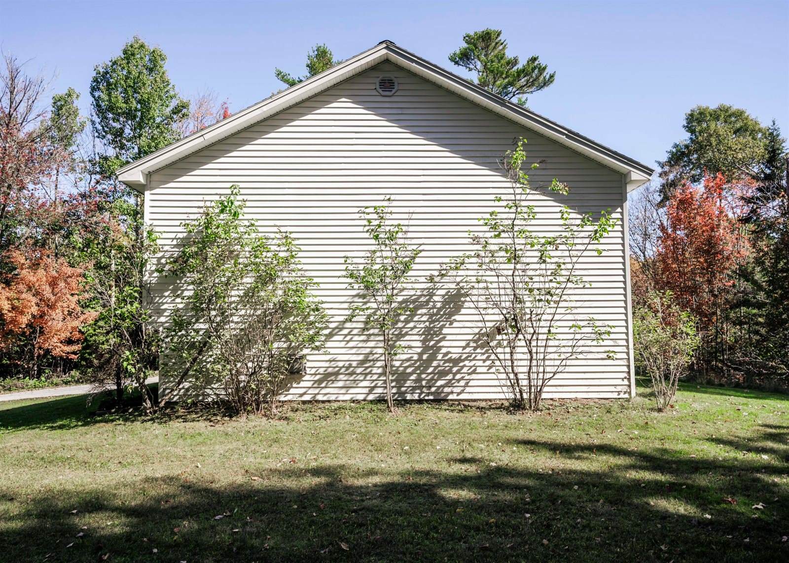 555 Westwood Drive, Hermon, ME 04401