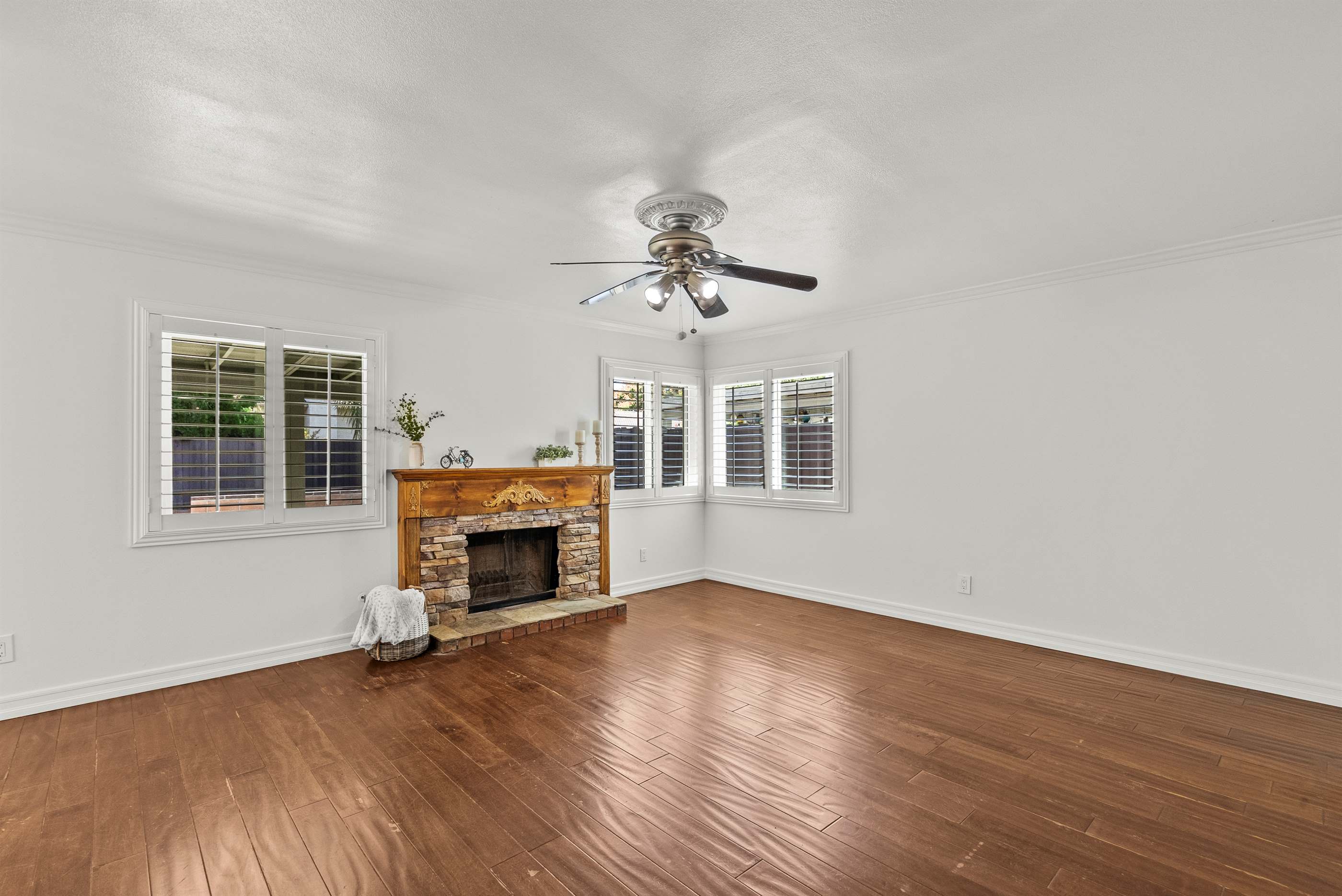 15710 Ada Street, Canyon Country, CA 91387