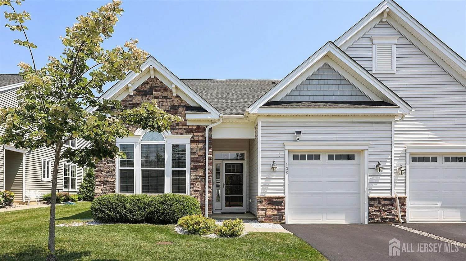 128 Starlight Drive, Monroe, NJ 08831