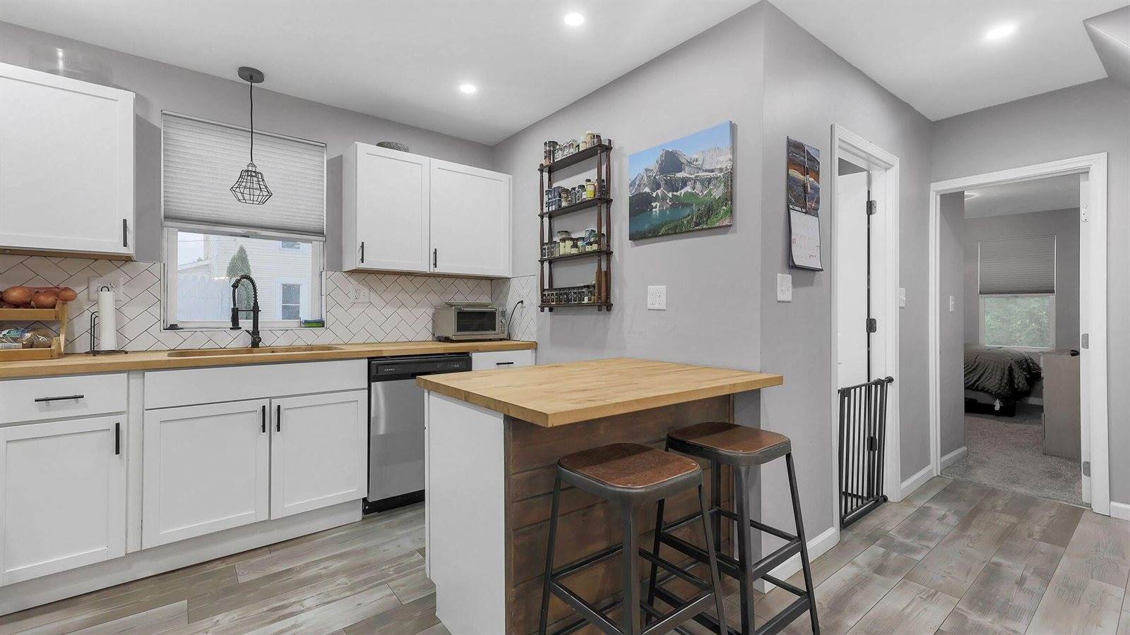 2765 Joyce Avenue, Columbus, OH 43211