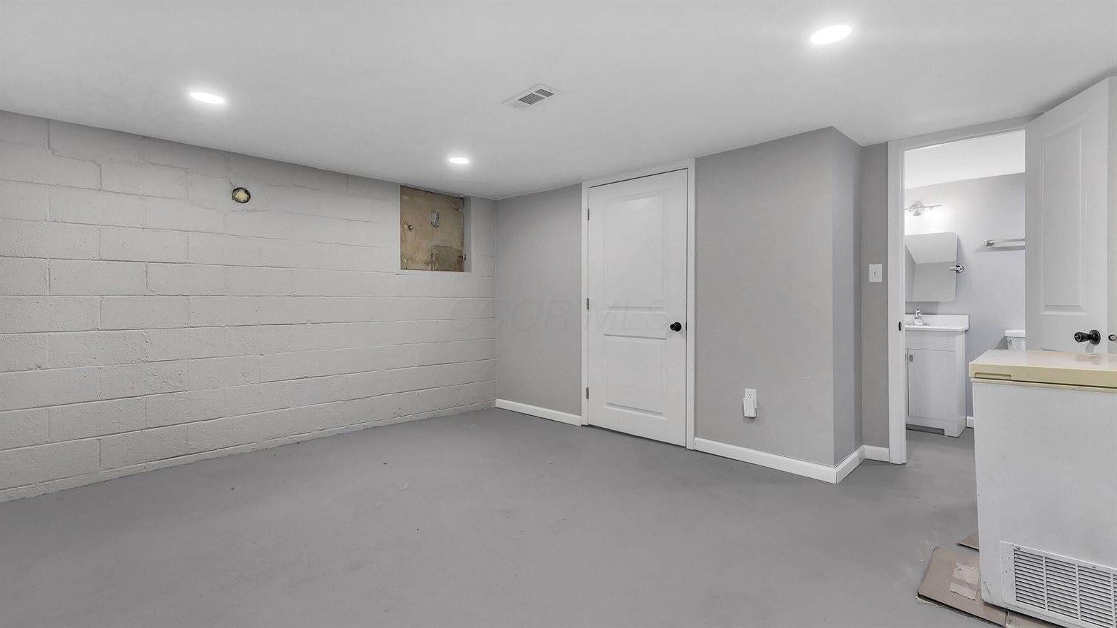 2765 Joyce Avenue, Columbus, OH 43211