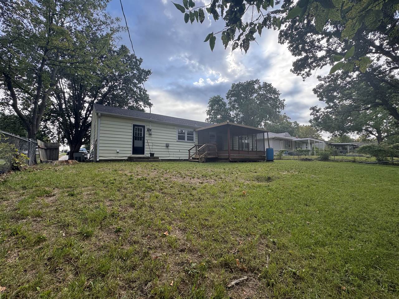 1421 SW McAlister Ave, Topeka, KS 66604