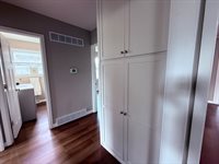 1421 SW McAlister Ave, Topeka, KS 66604