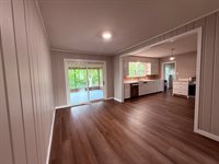 1421 SW McAlister Ave, Topeka, KS 66604