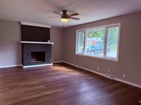 1421 SW McAlister Ave, Topeka, KS 66604