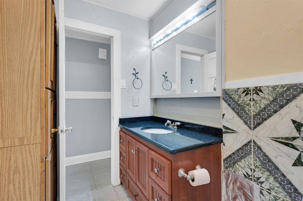 4578 Bonanza Lane, Dallas, TX 75211